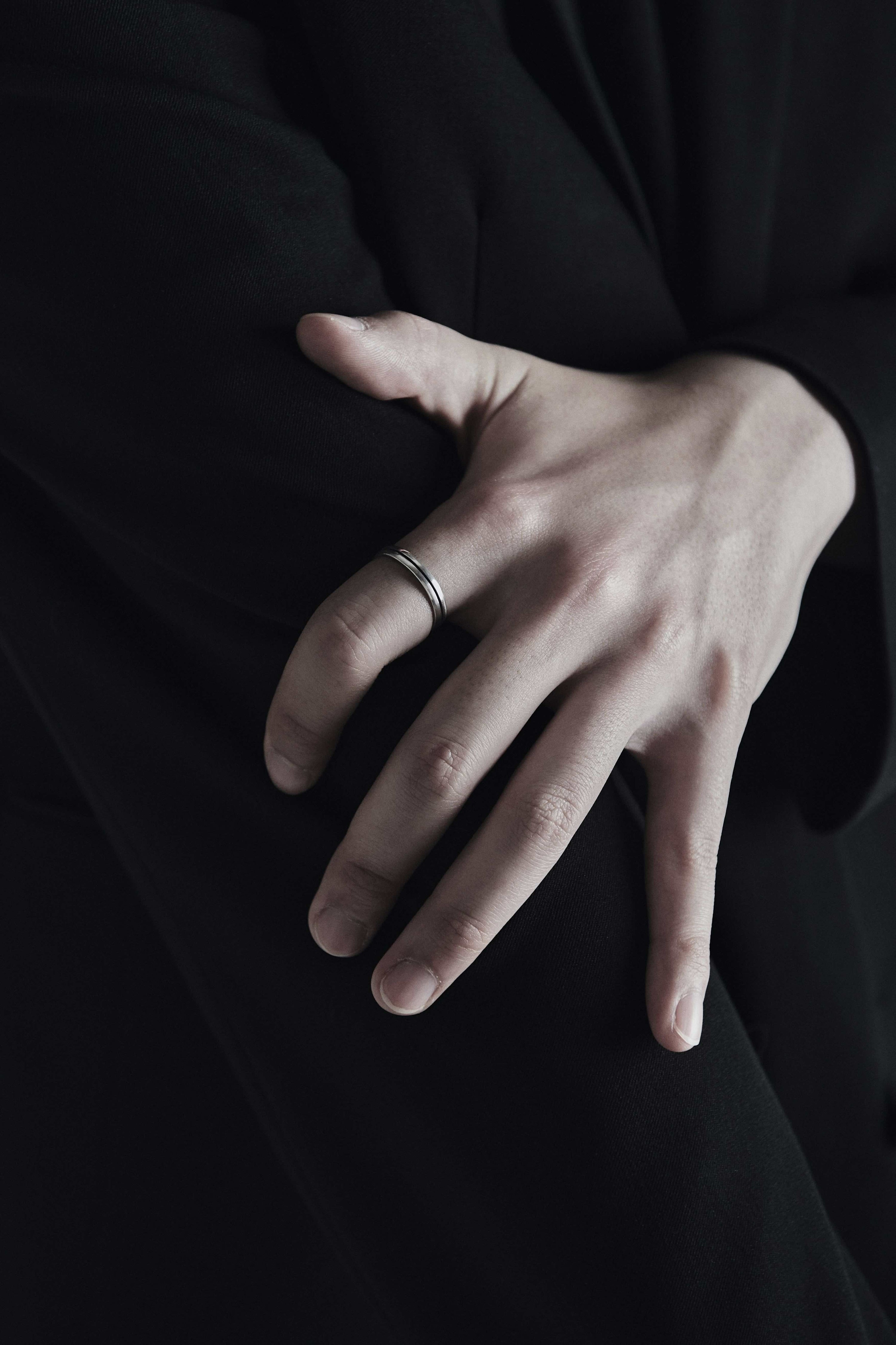 One line ring - OVERTHELINE 오버더라인 - CAVA LIFE