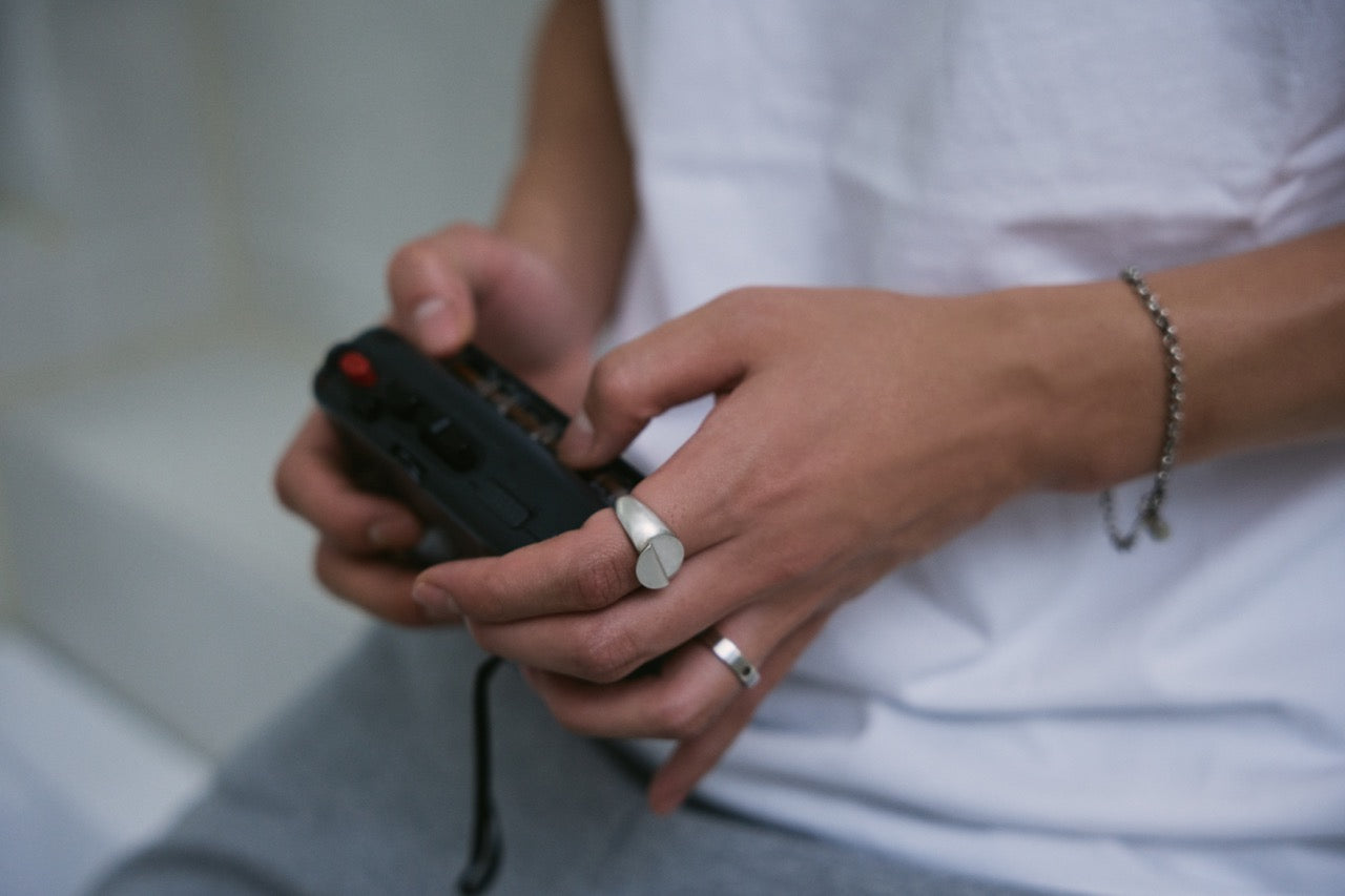 Void circle ring - OVERTHELINE 오버더라인 - CAVA LIFE