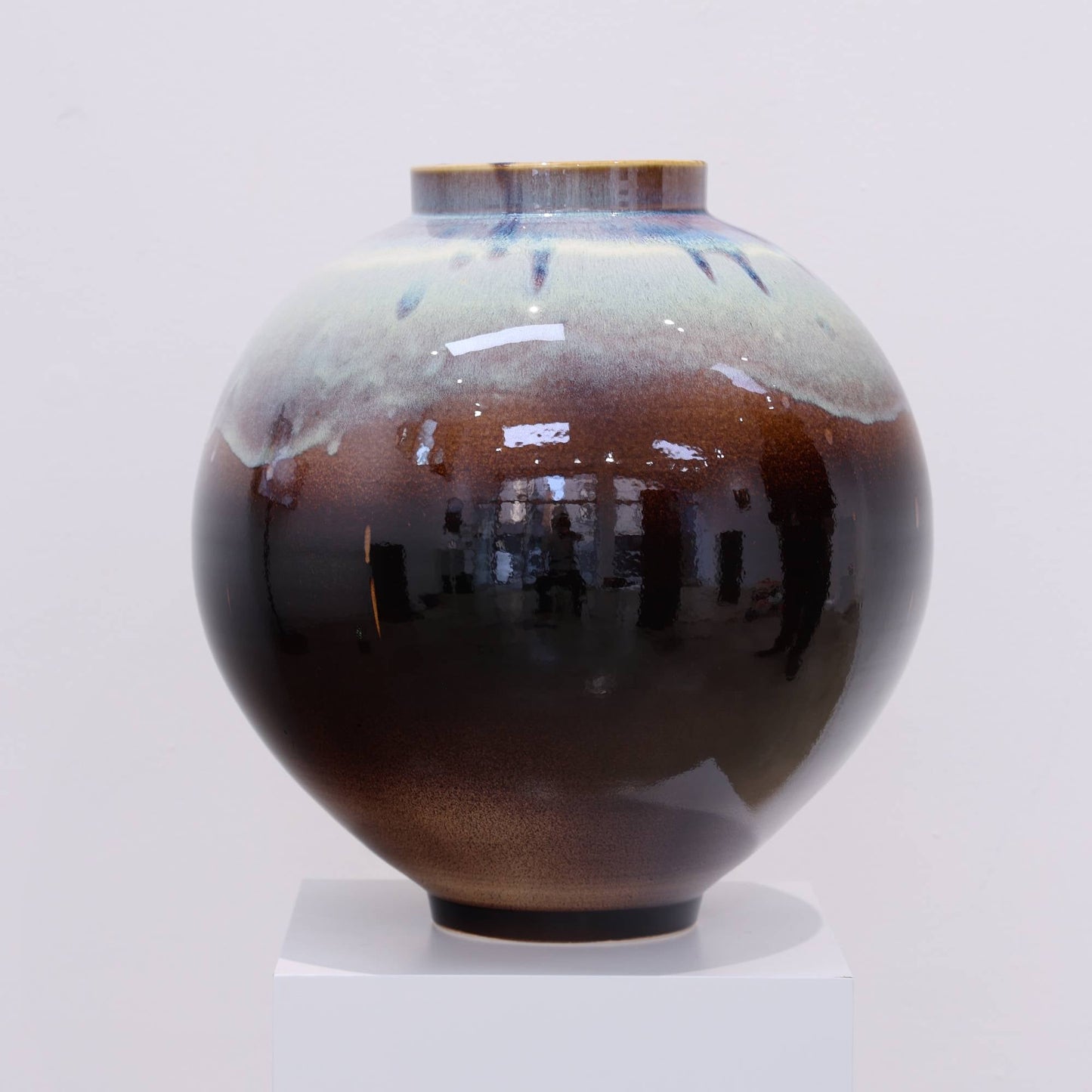 SAI 006 무너지는 하늘 달항아리 46cm