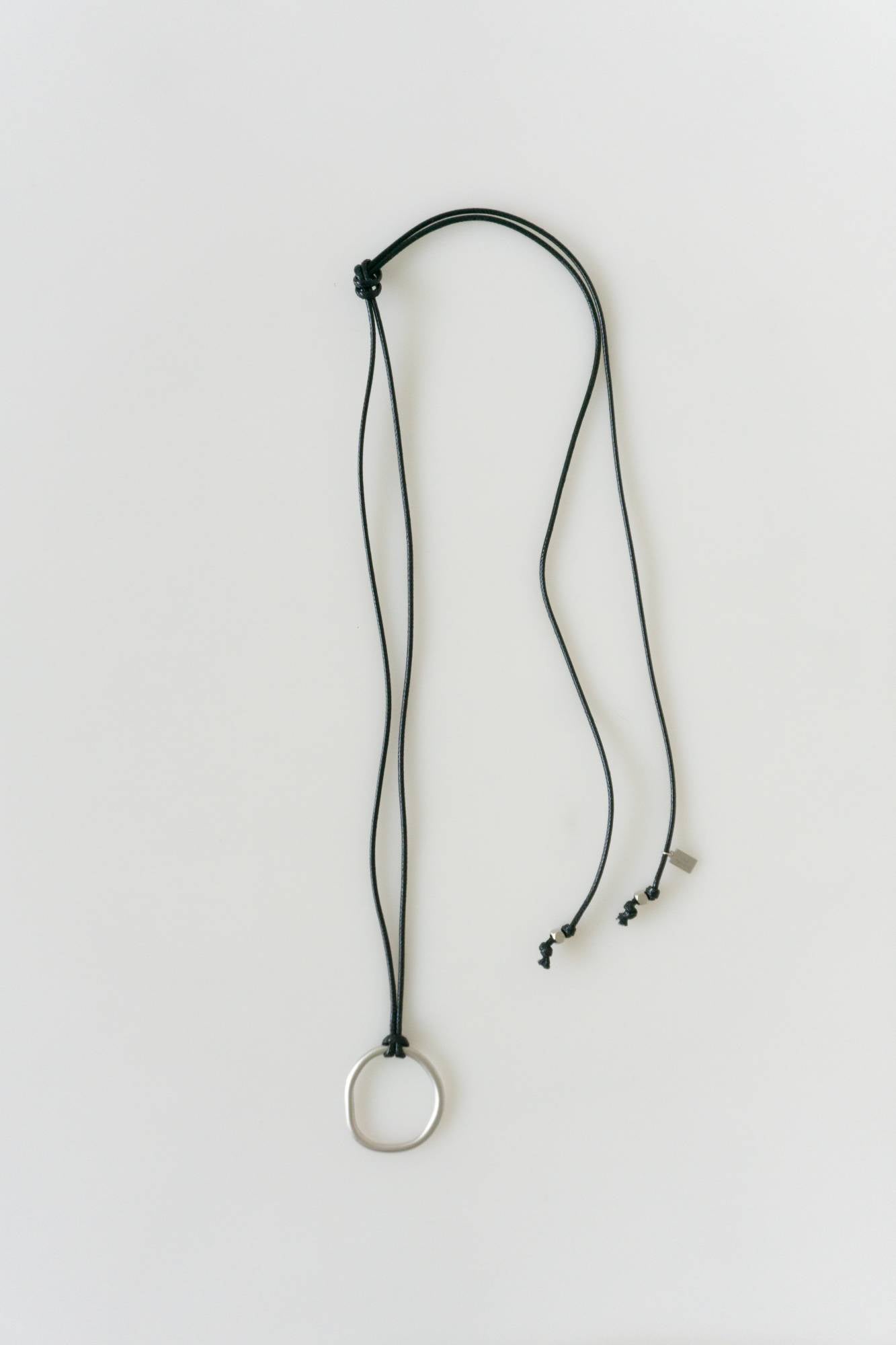 Big circle strap necklace