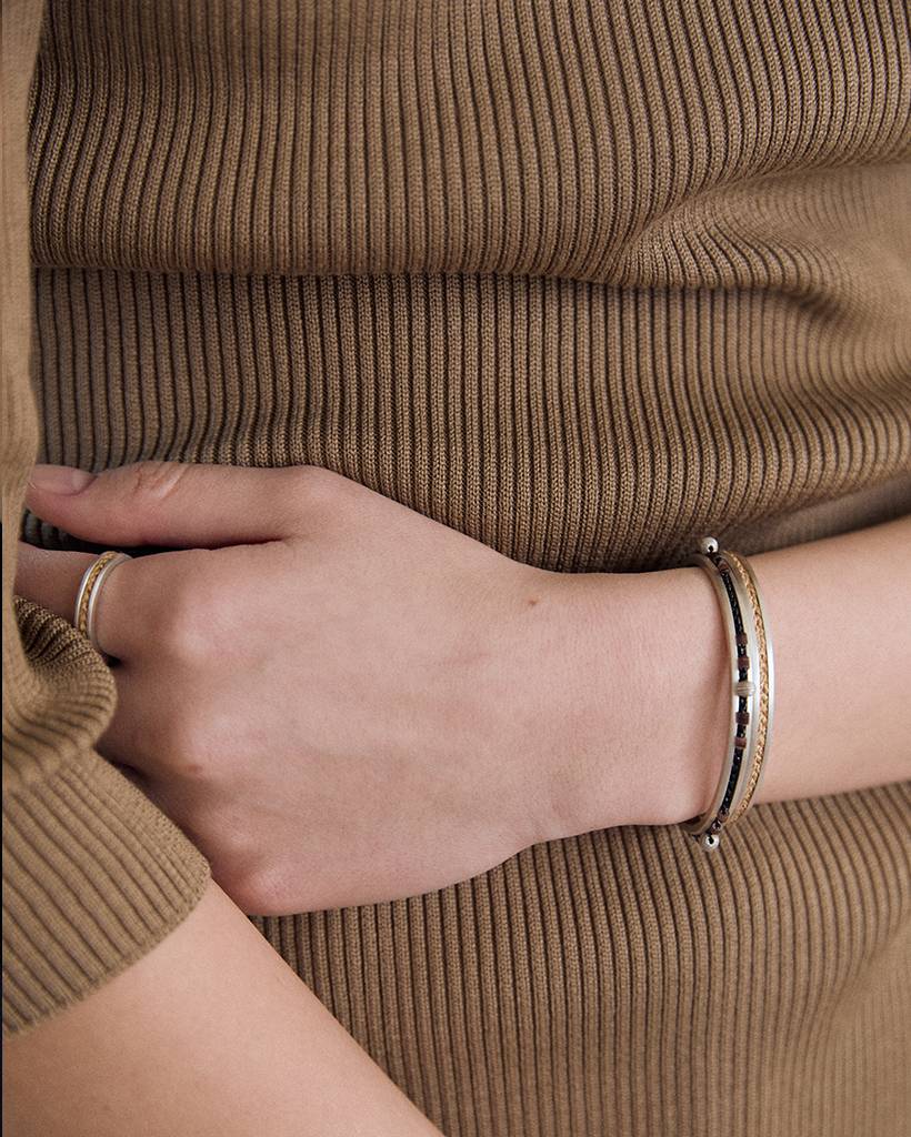 crochet bangle/ beige