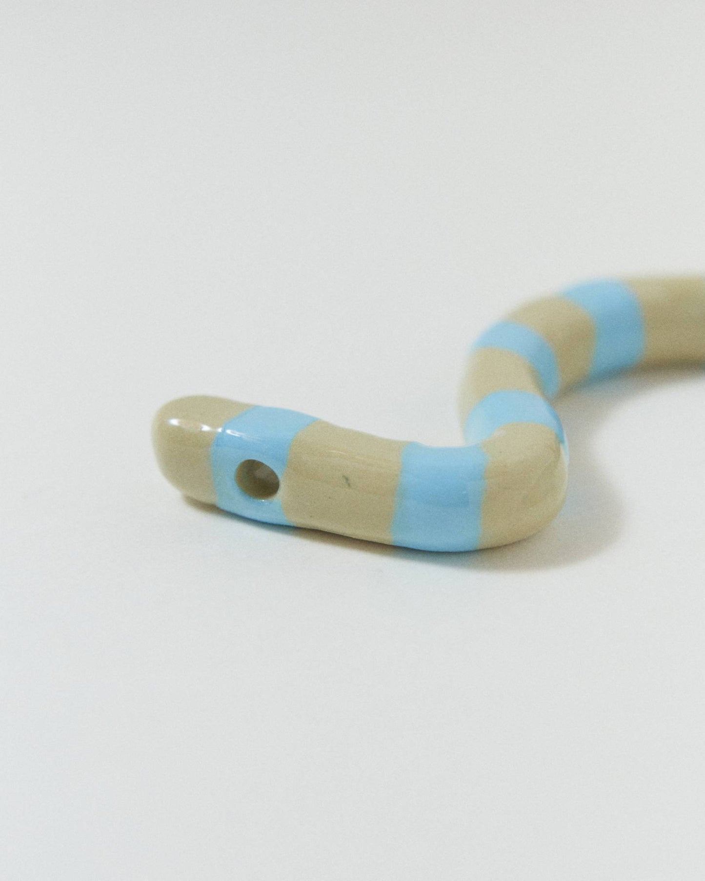 Hanger 01 - Sung Hyeju 성혜주 - CAVA LIFE