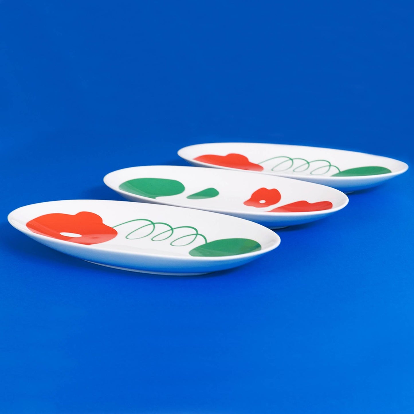 レッドフラワーロングオーバルプレート