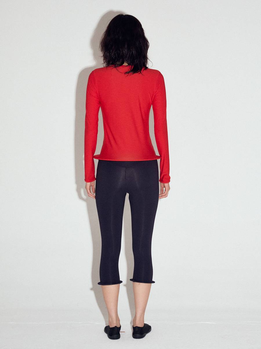 Wired hem basic top in Red