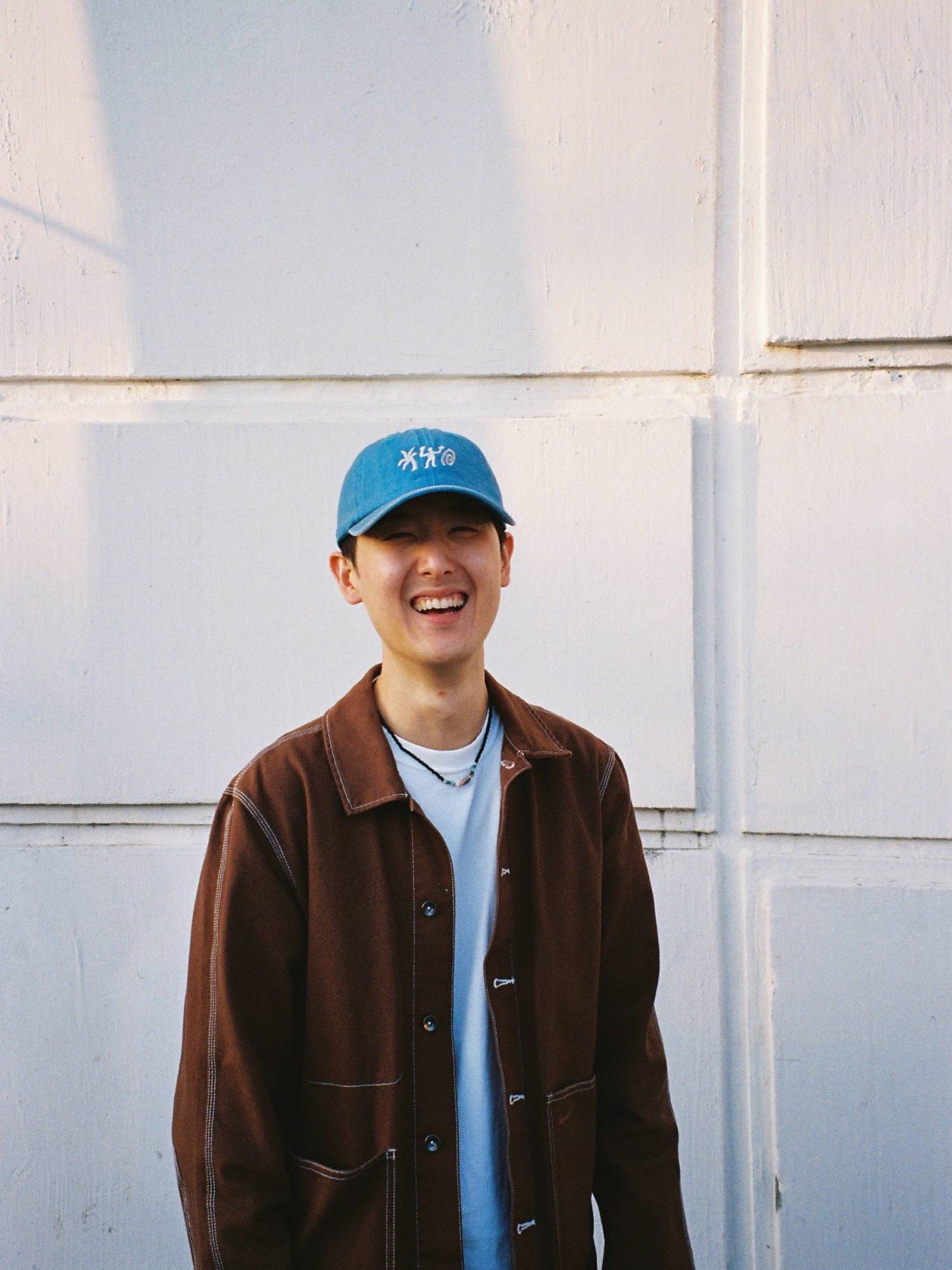 Embroidered Drawing Cap 드로잉 자수 캡 - Blue