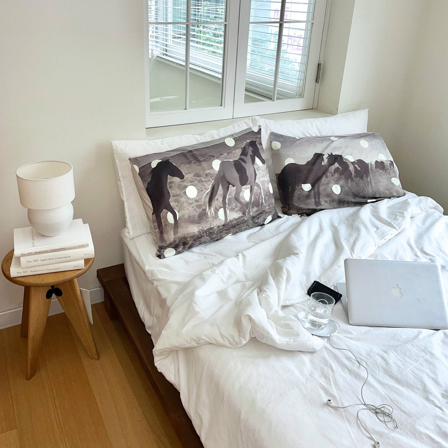 Wild Horse Pillow Cover (모달)
