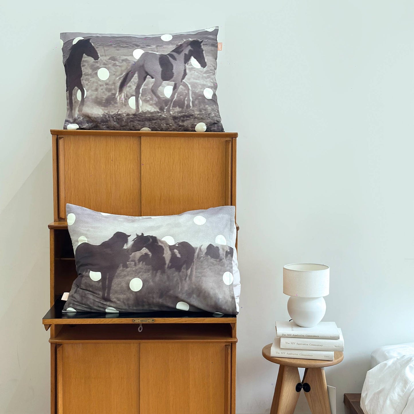 Wild Horse Pillow Cover (모달)