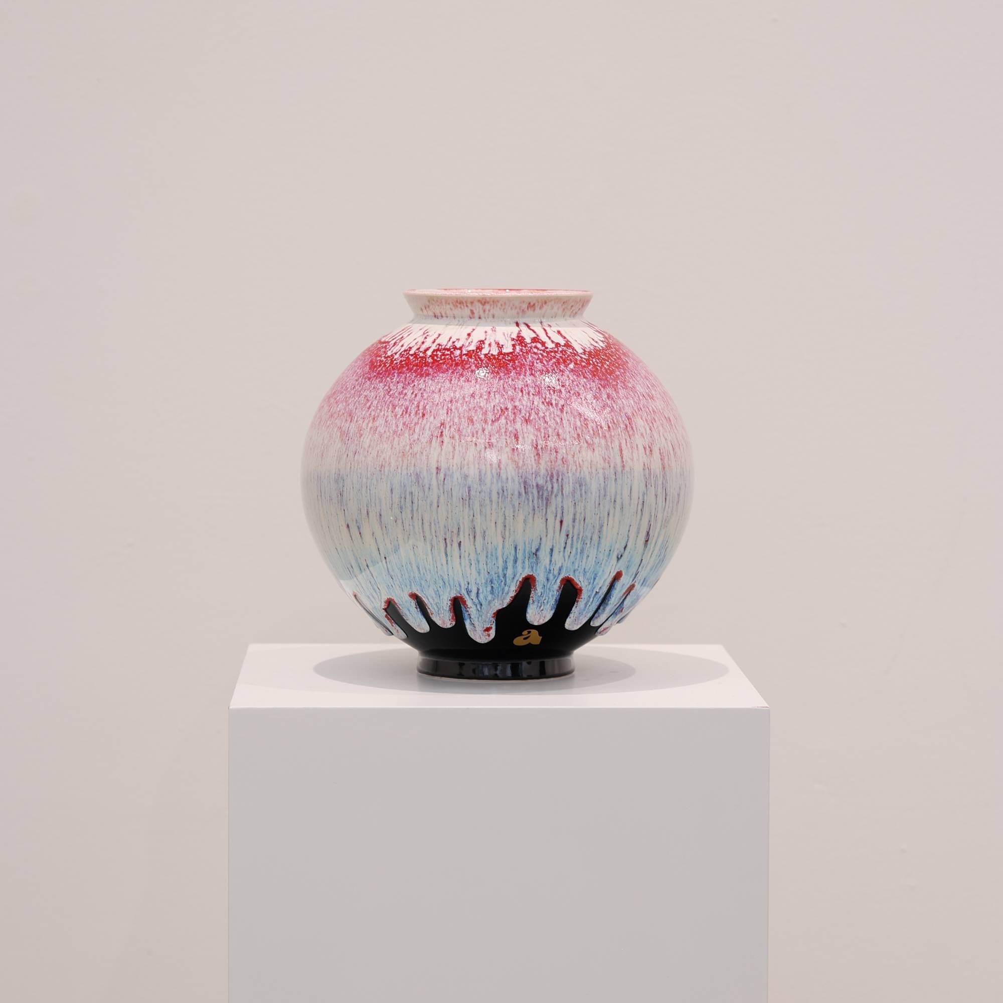 Comparison video showing the different models of watches.