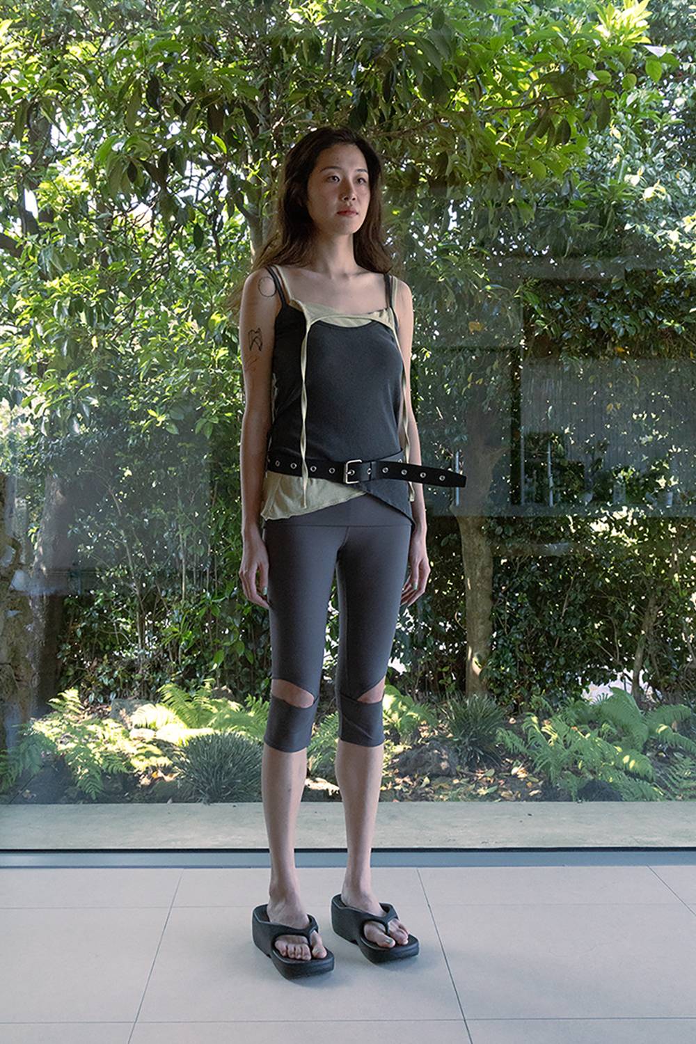 SLIT CUFFED LEGGINGS / BROWN