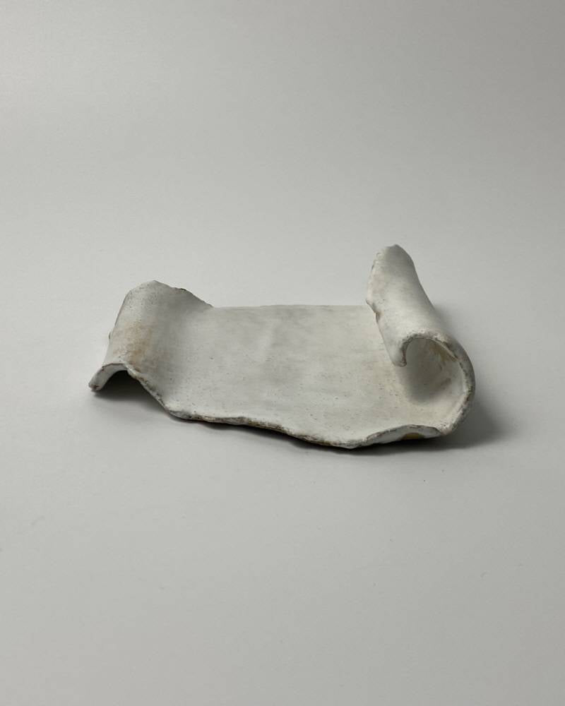 두루마리 Matt White