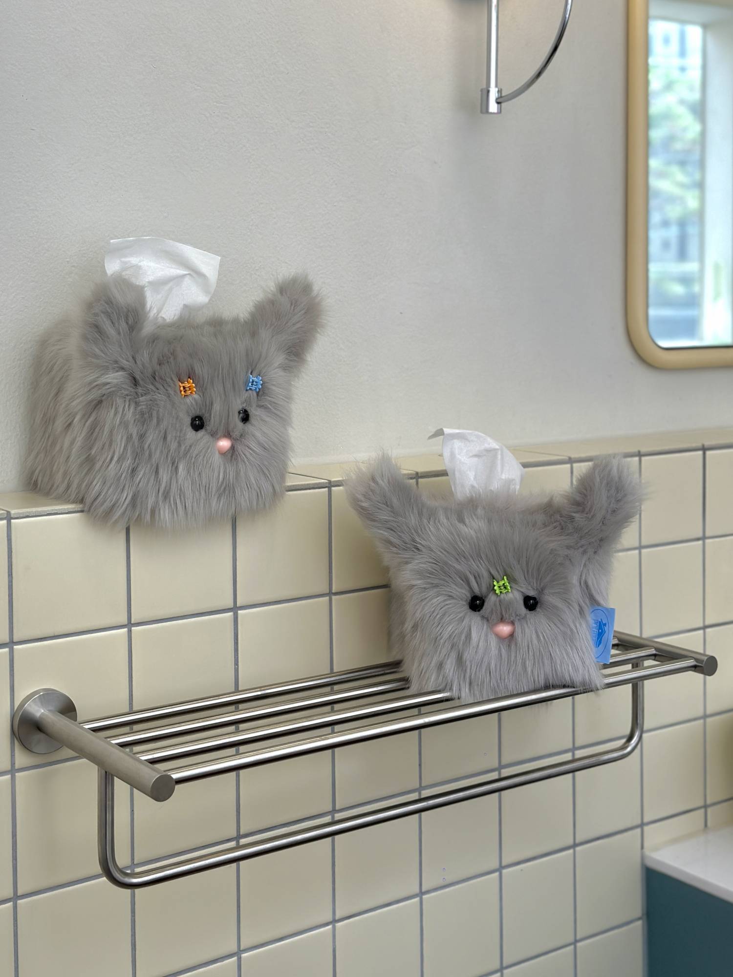 Shy PeePee Tissue Case (Gray)