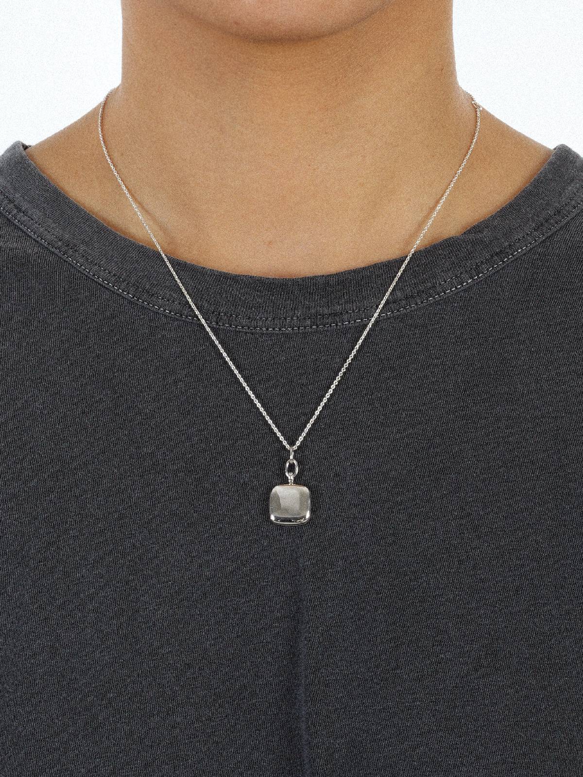 사각 로켓 목걸이