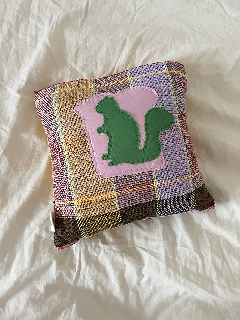 다람쥐 위빙 쿠션