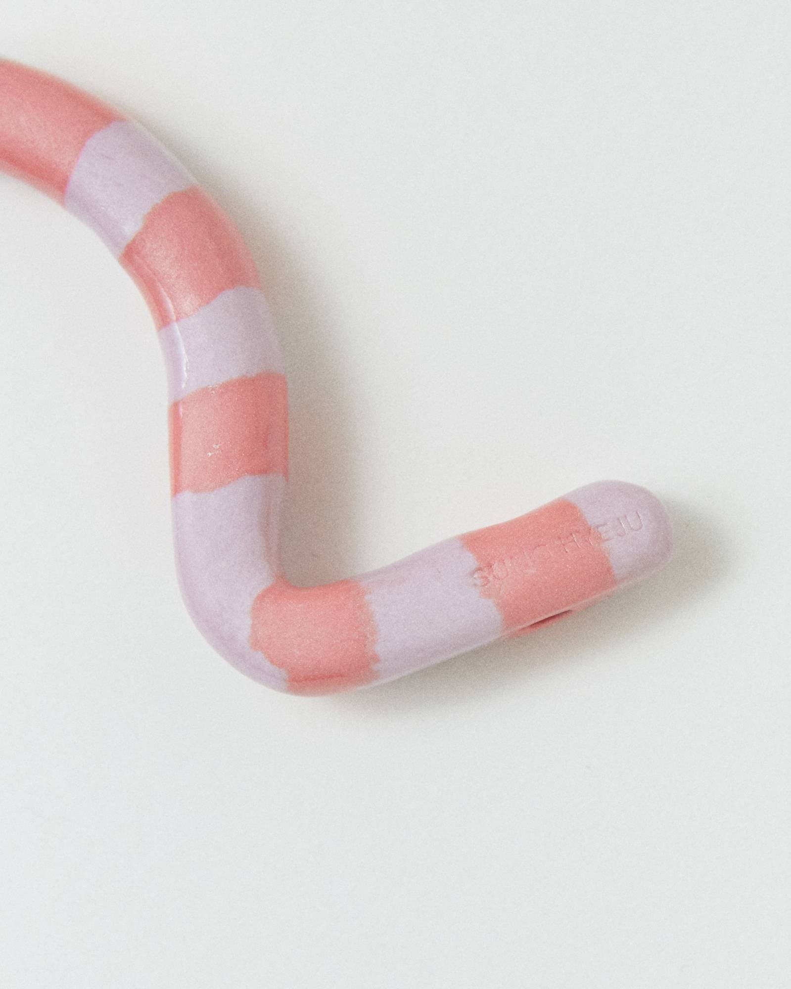 Hanger 01 - Sung Hyeju 성혜주 - CAVA LIFE