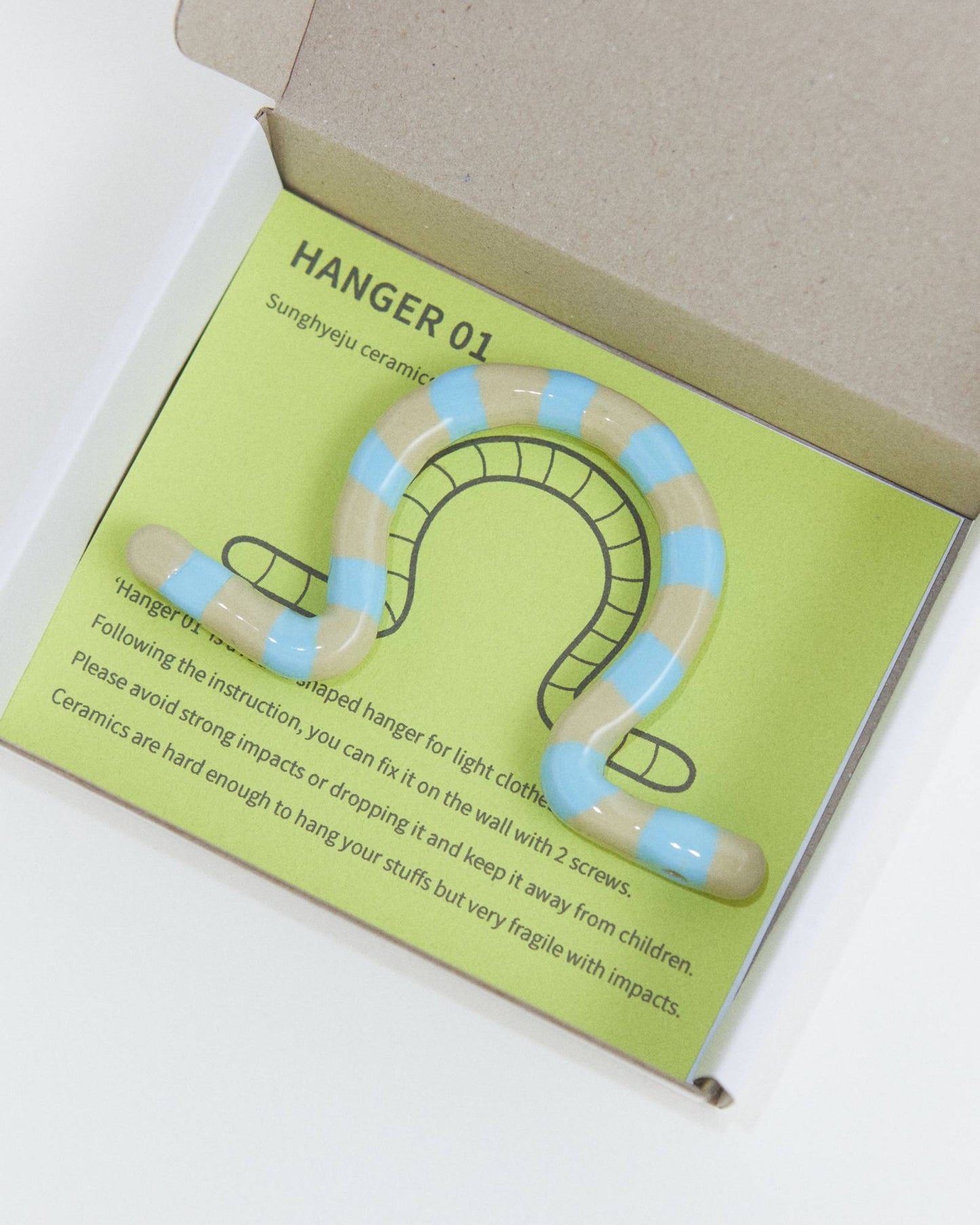 Hanger 01 - Sung Hyeju 성혜주 - CAVA LIFE