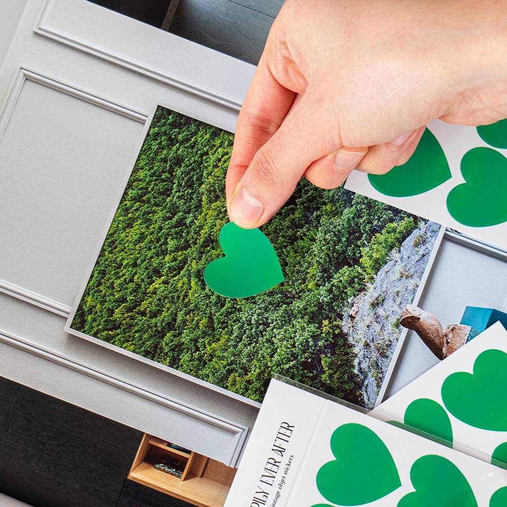 HAPPILY EVER AFTER - GREEN HEART (하트 씰스티커 2매)