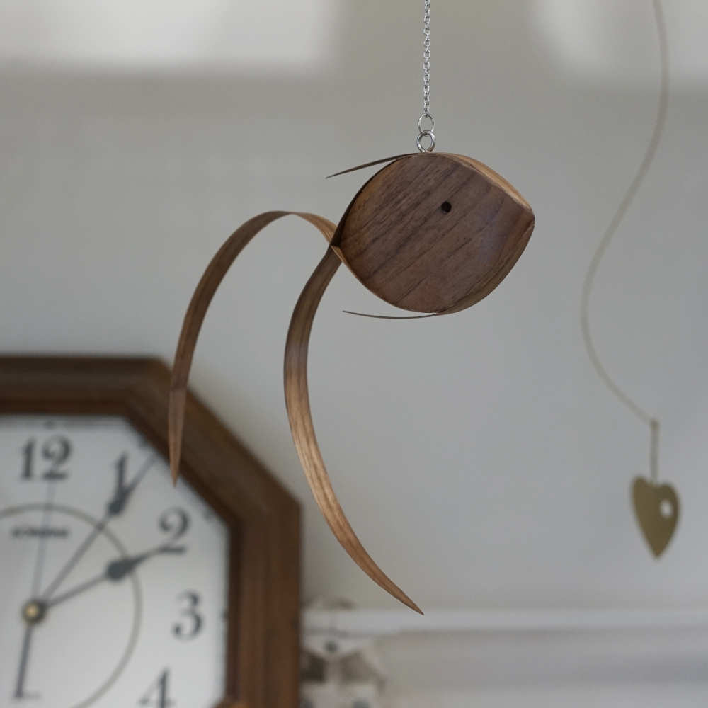 Almond Fish 모빌 - 월넛