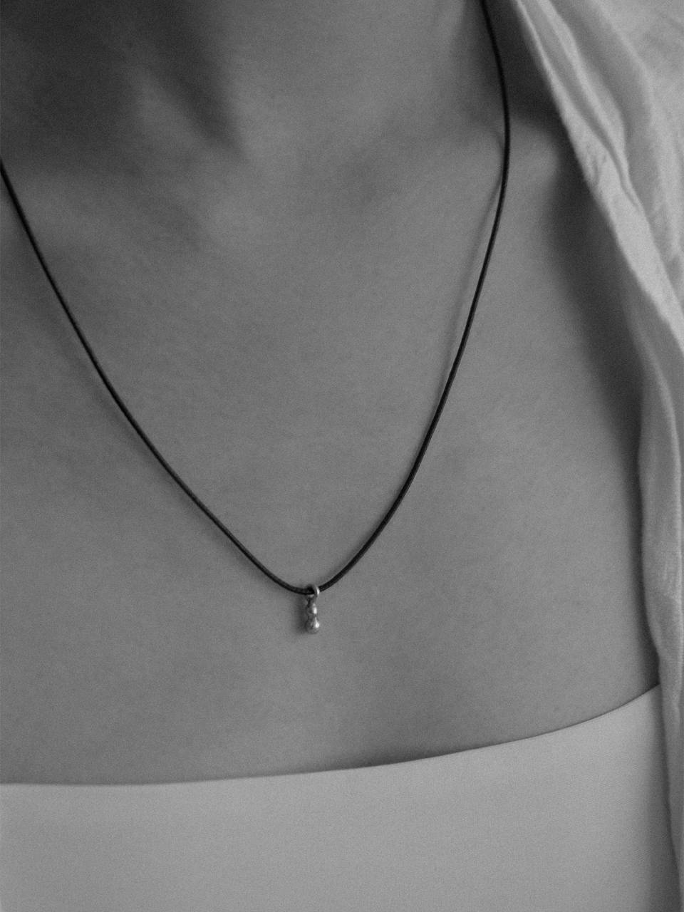 Drop necklace [black]