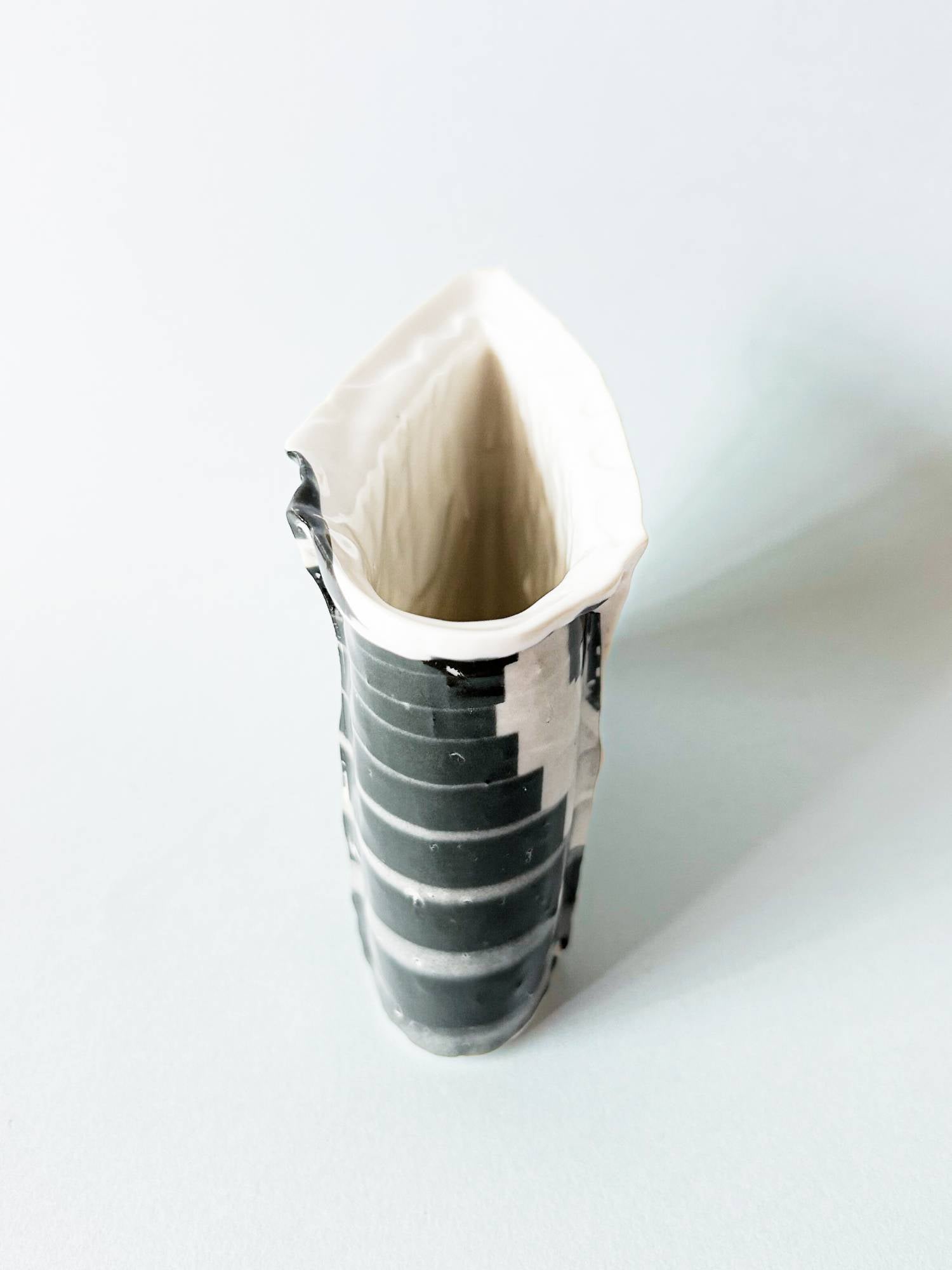 Edge Vase Artist Edition - HAHYERI No.2