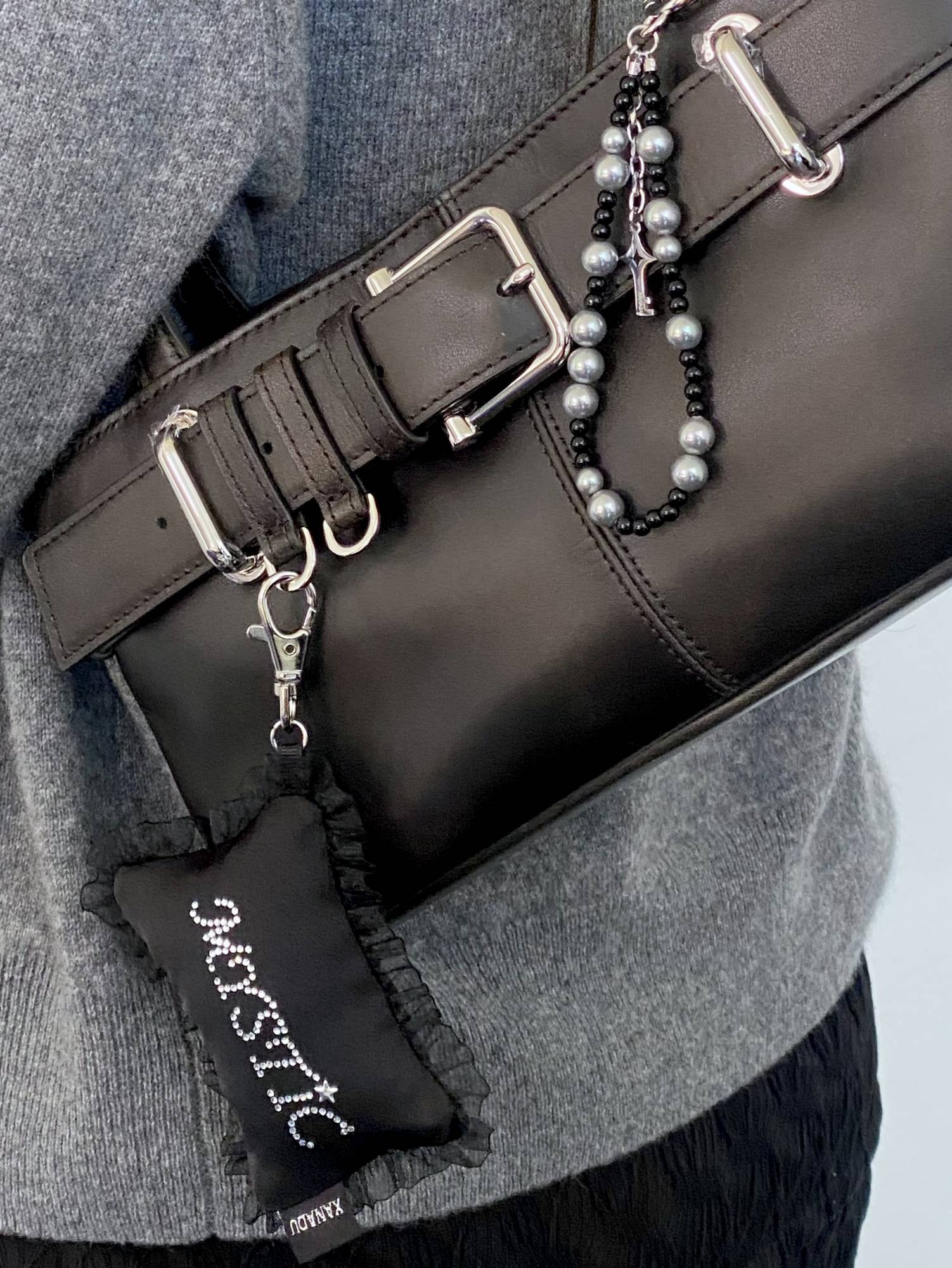 MYSTIC CUSHION KEYRING_BLACK