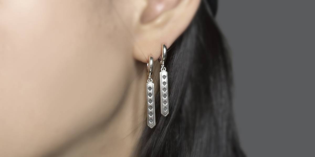 하토르 36mm 팔각방패 귀걸이 - Sekhmet 세크메트 - CAVA LIFE