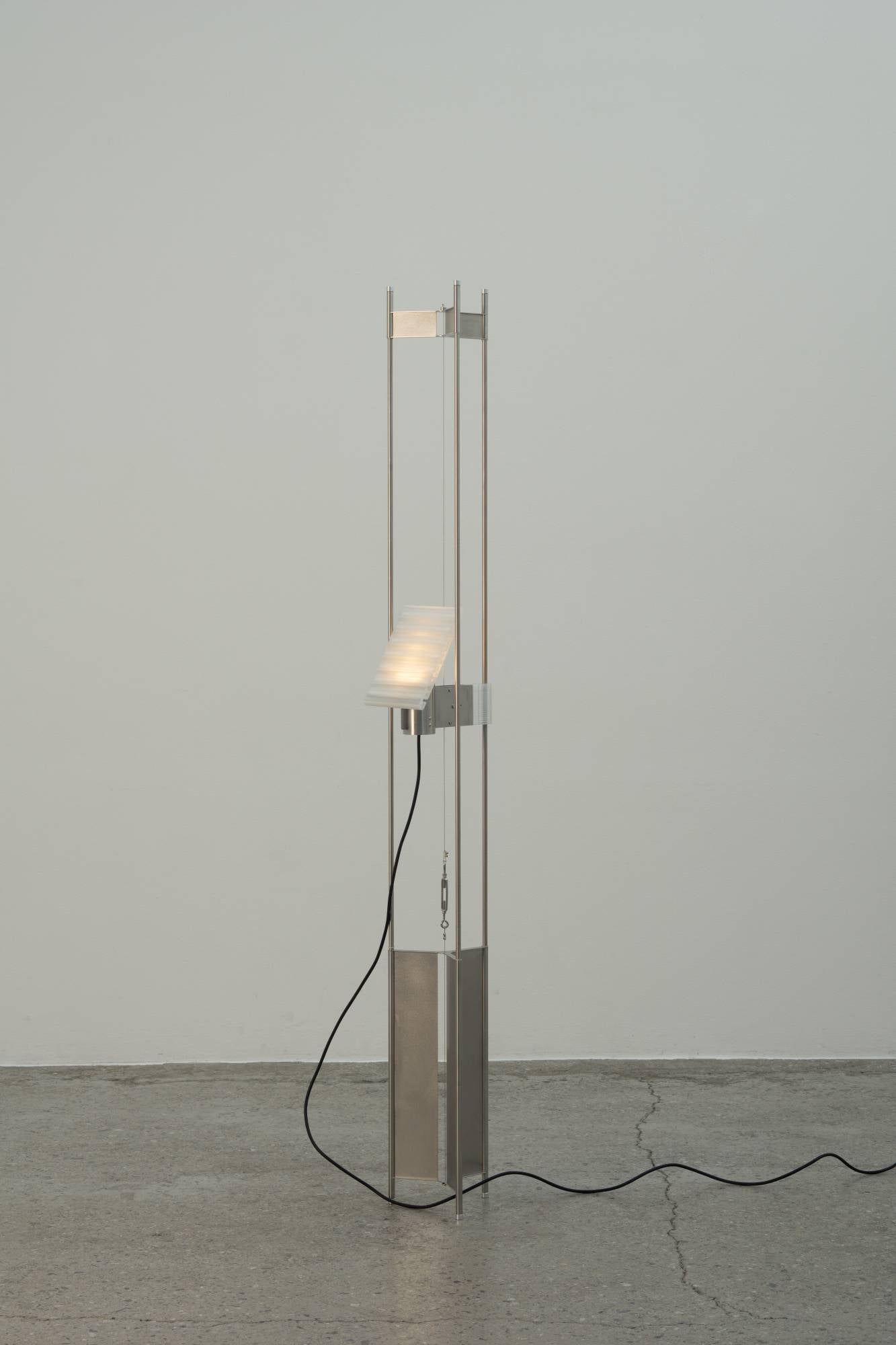 PMF 플로어 스탠드 001