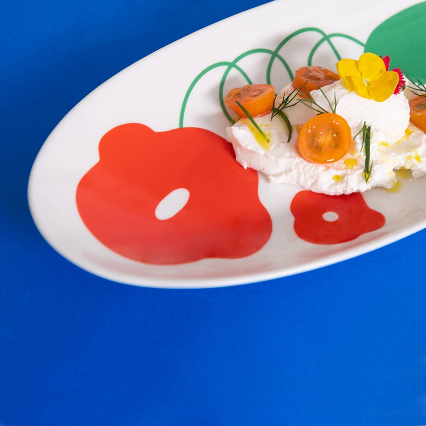 レッドフラワーロングオーバルプレート