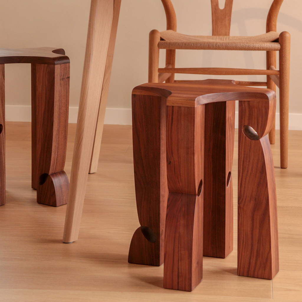 Curly Stool 002 | Walnut