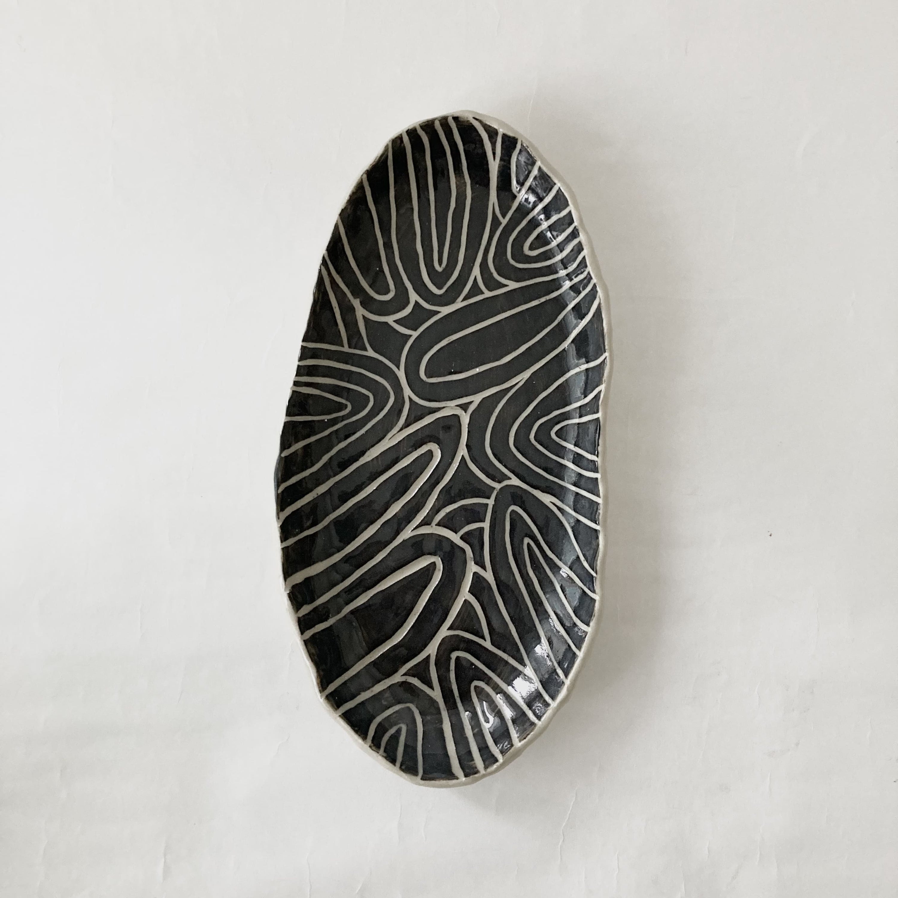 산봉우리 : 접시 (두 가지 색상) - s'leoun 스런 - CAVA LIFE