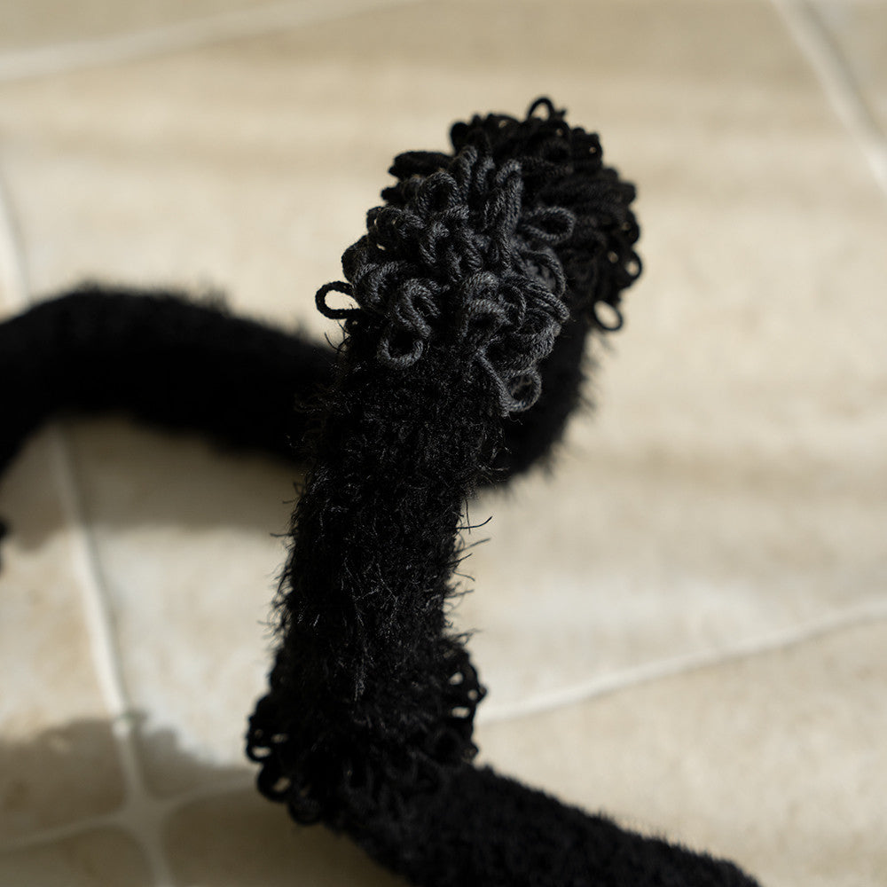 [xRuth.] warm worm 01 - black - Object Gangmul 오브젝트 강물 - CAVA LIFE