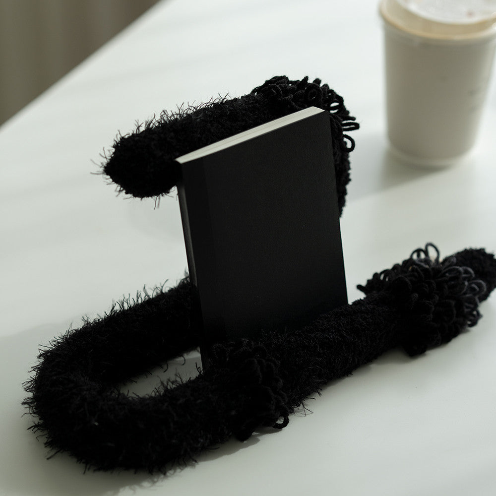 [xRuth.] warm worm 02 - black - Object Gangmul 오브젝트 강물 - CAVA LIFE