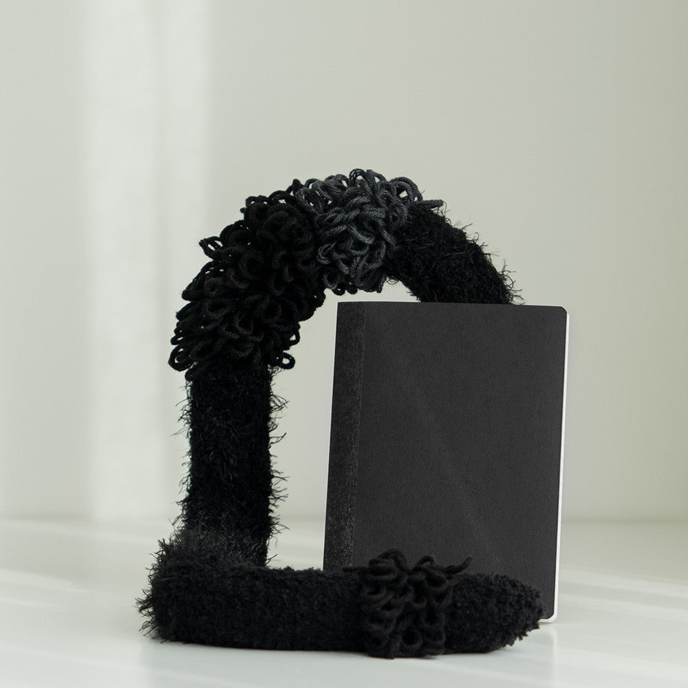 [xRuth.] warm worm 01 - black - Object Gangmul 오브젝트 강물 - CAVA LIFE