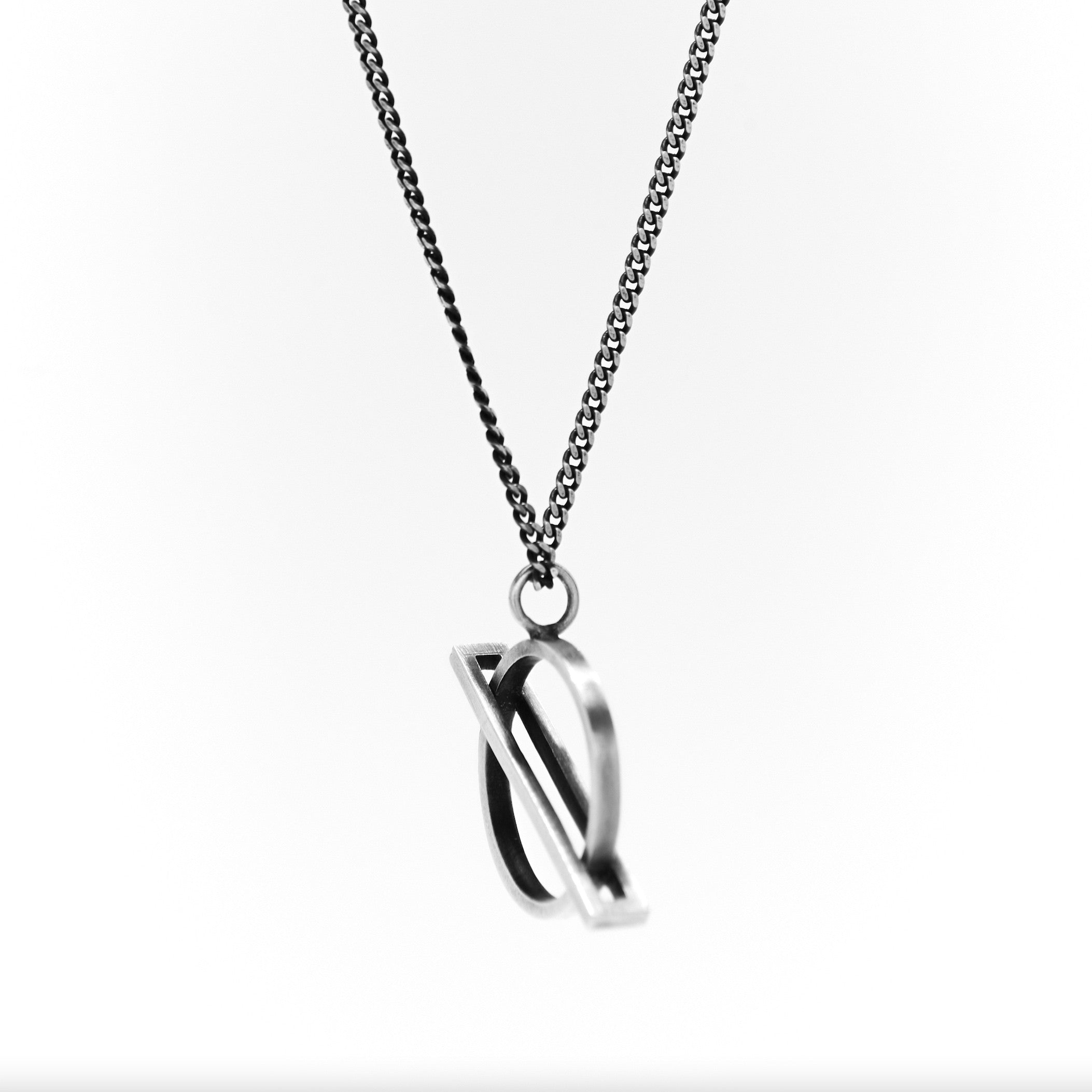 Bold line oval pendant - OVERTHELINE 오버더라인 - CAVA LIFE
