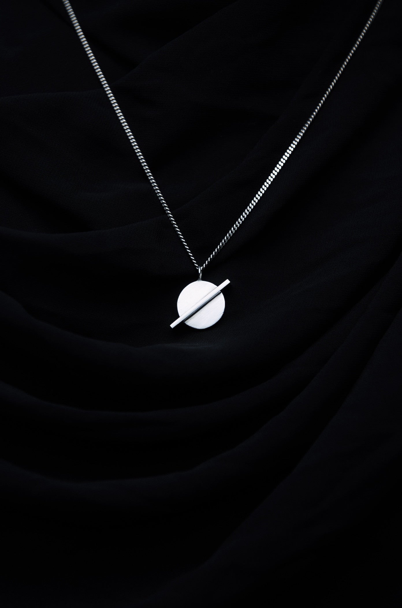 Bold line solid circle pendant - OVERTHELINE 오버더라인 - CAVA LIFE