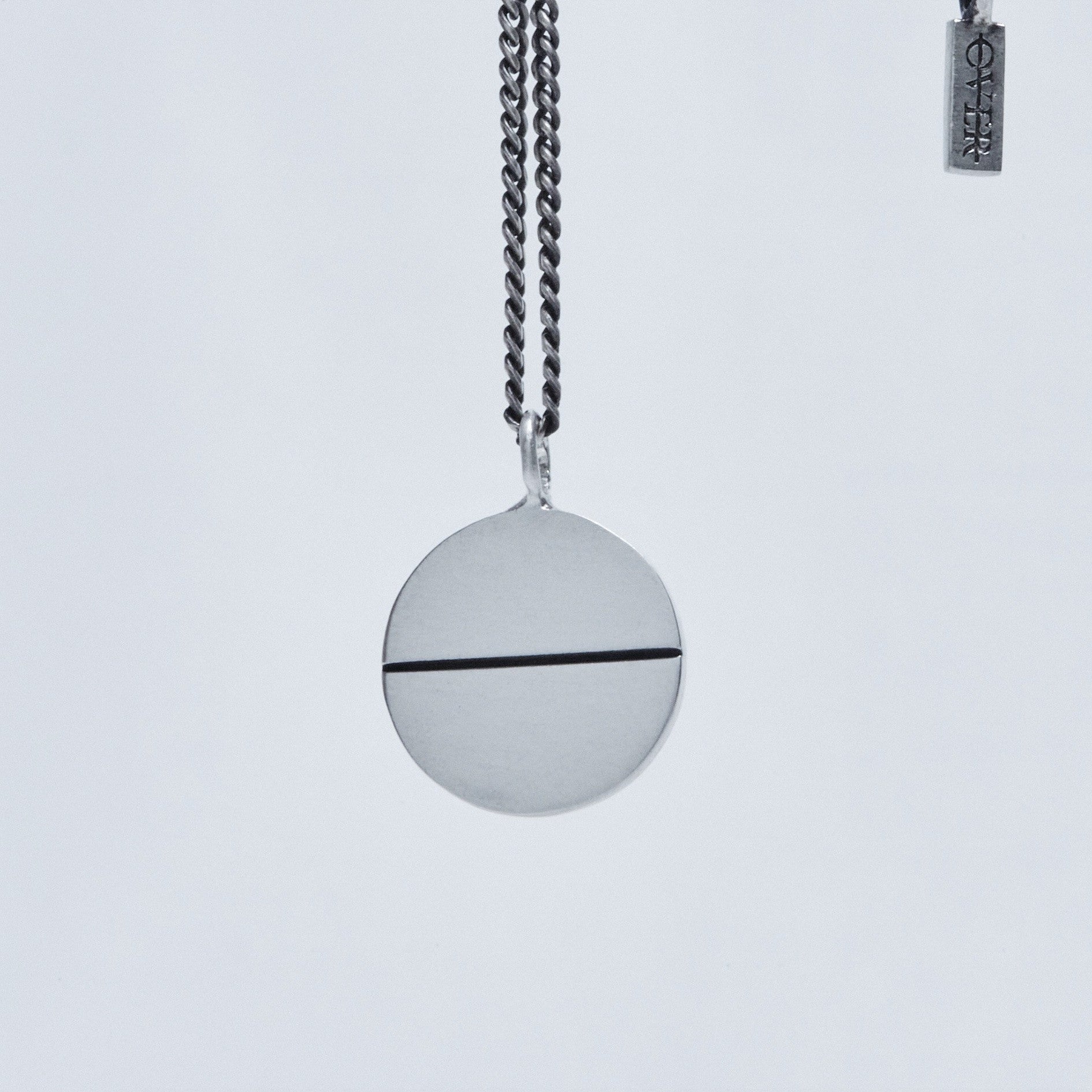 One line circle pendant - OVERTHELINE 오버더라인 - CAVA LIFE