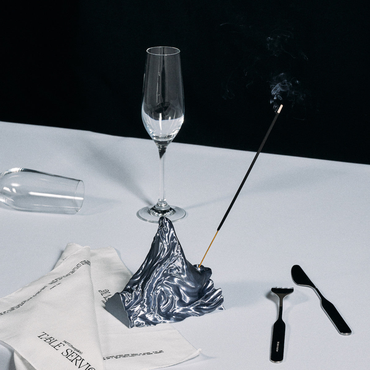 Grotesque - Studio Seungbin Yang 양승빈 - CAVA LIFE