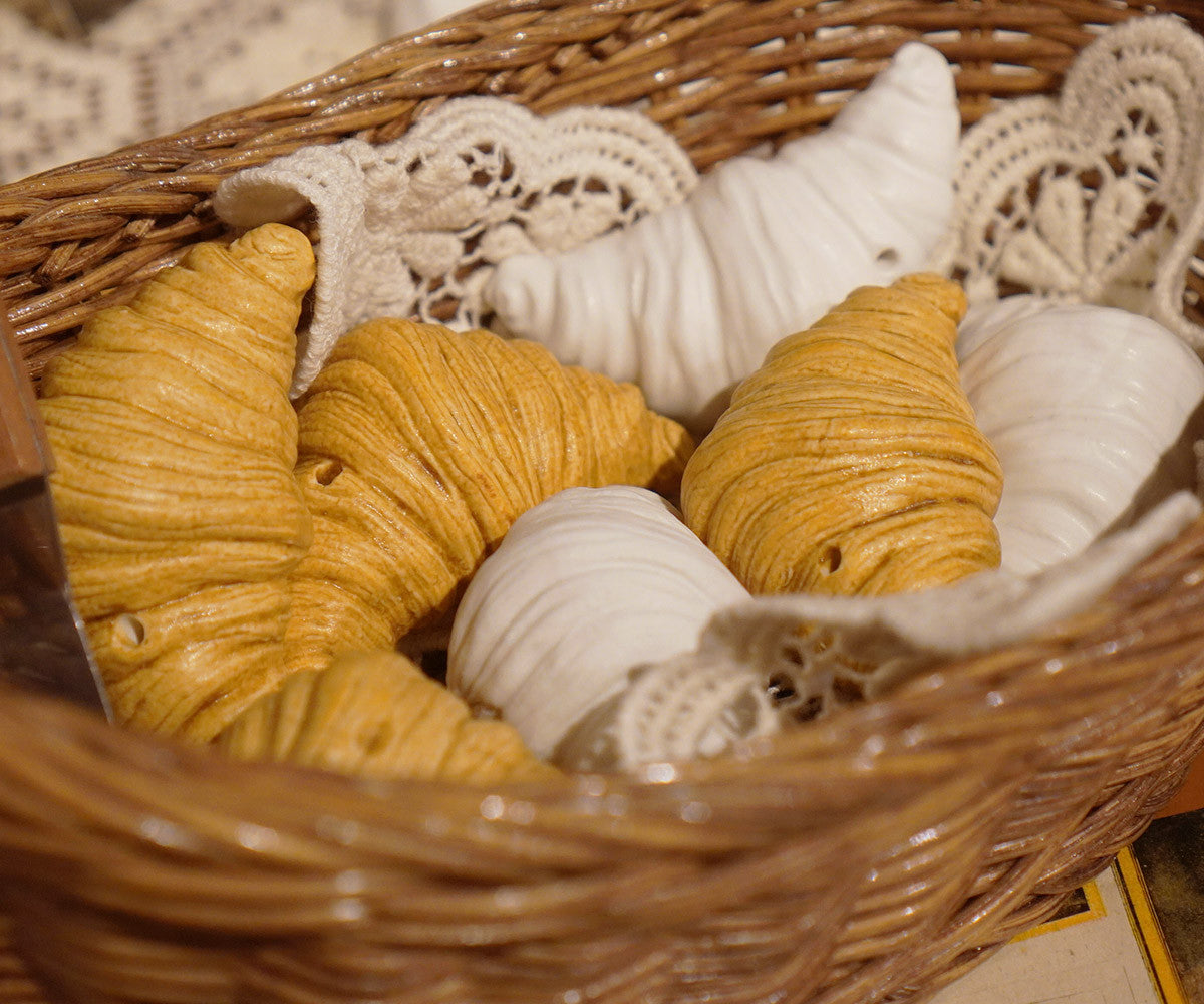 크루아상 paperweight (2colors) - Colin et Chloé 콜랭에클로에 - CAVA LIFE