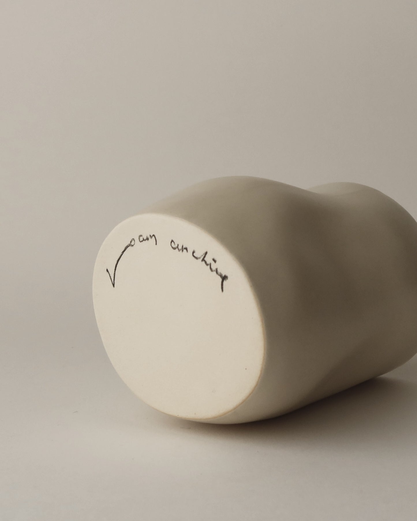 바디컵01 (무광 베이지) - Jihye Lee/loamarchive 이지혜/롬아카이브 - CAVA LIFE