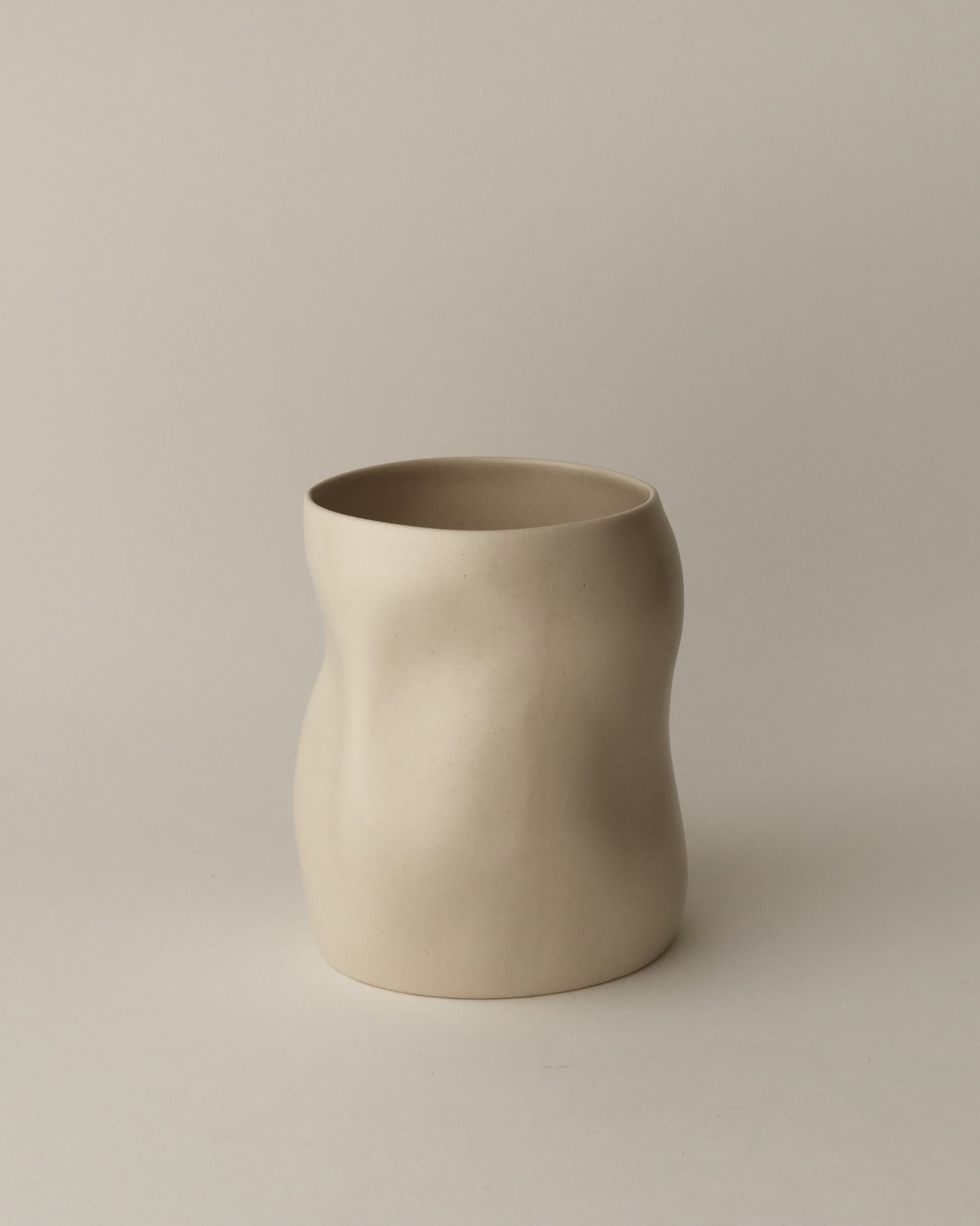 바디컵01 (무광 베이지) - Jihye Lee/loamarchive 이지혜/롬아카이브 - CAVA LIFE