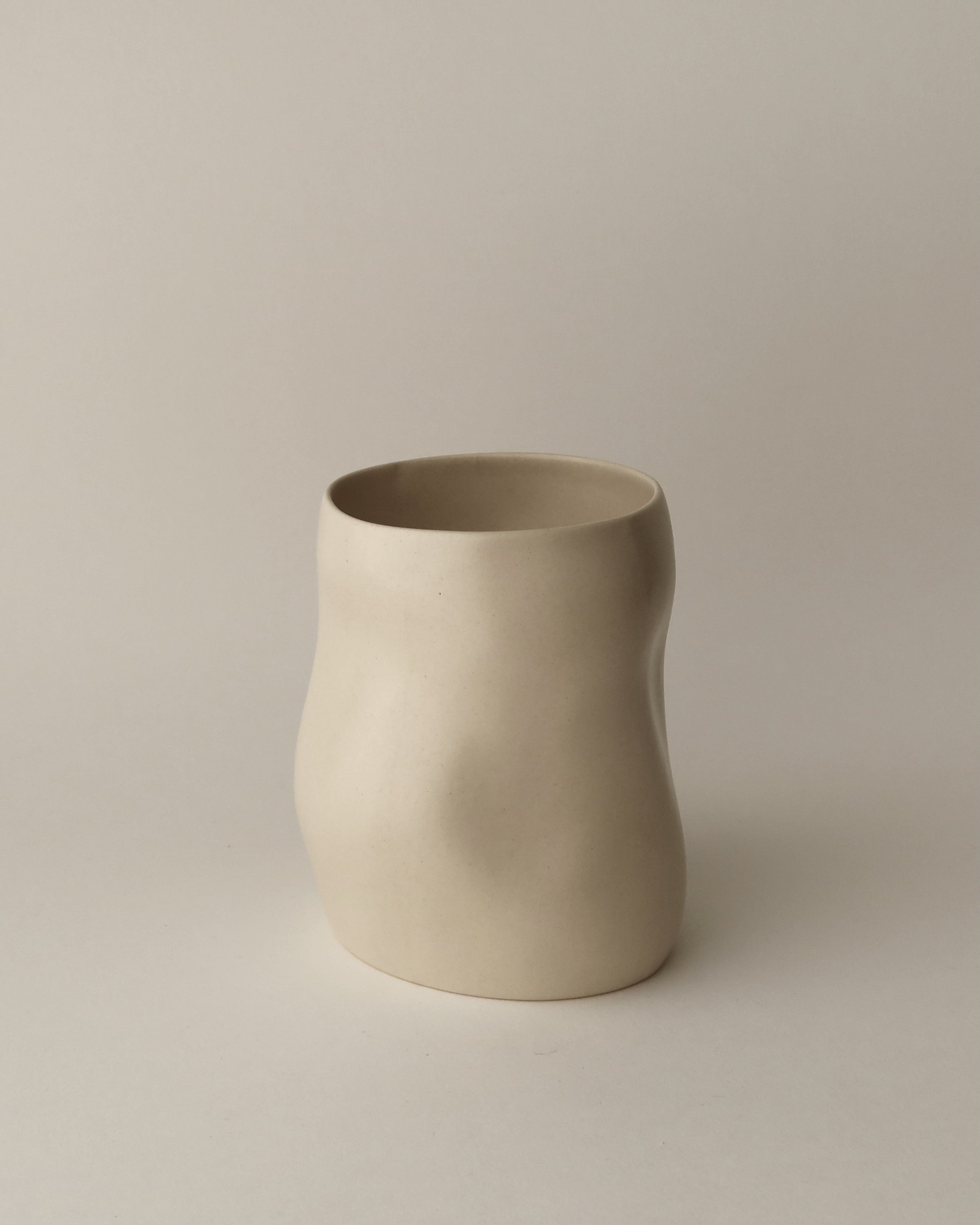 바디컵01 (무광 베이지) - Jihye Lee/loamarchive 이지혜/롬아카이브 - CAVA LIFE