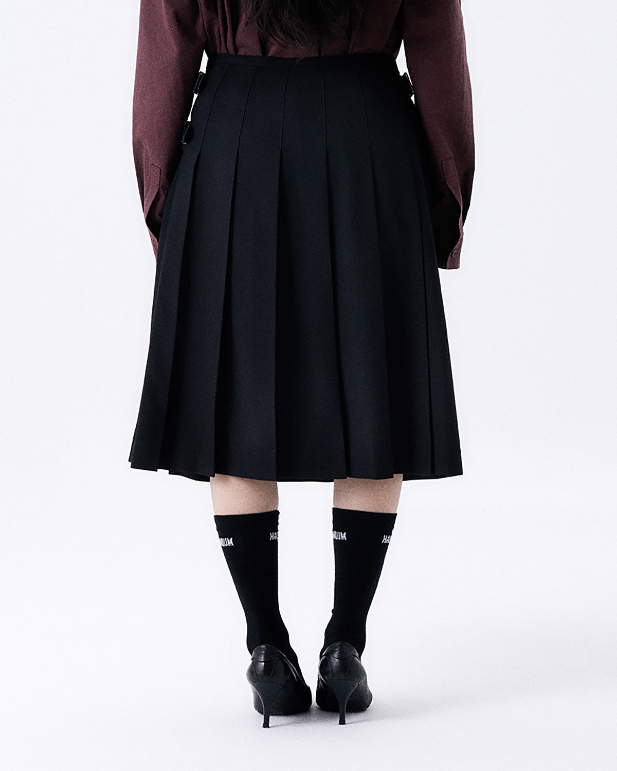 미디 플리츠 랩 스커트 2 / 블랙 - HALOMINIUM  할로미늄 - CAVA LIFE