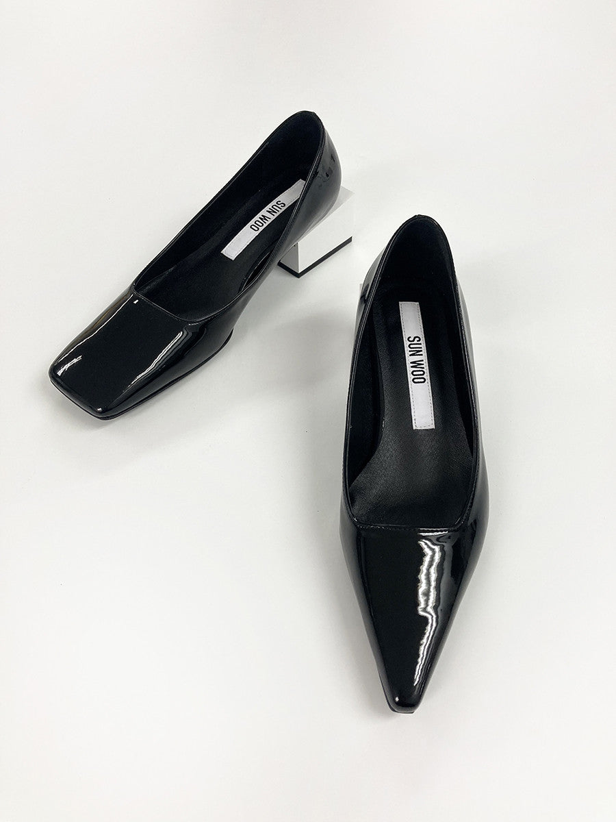 TRI-QUARE BLOCK MID HEEL in BLACK/WHITE - SUN WOO 선우 - CAVA LIFE