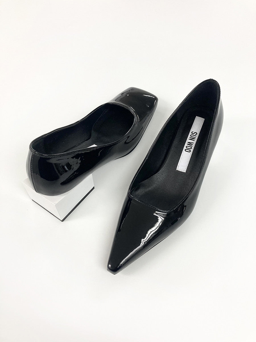 TRI-QUARE BLOCK MID HEEL in BLACK/WHITE - SUN WOO 선우 - CAVA LIFE