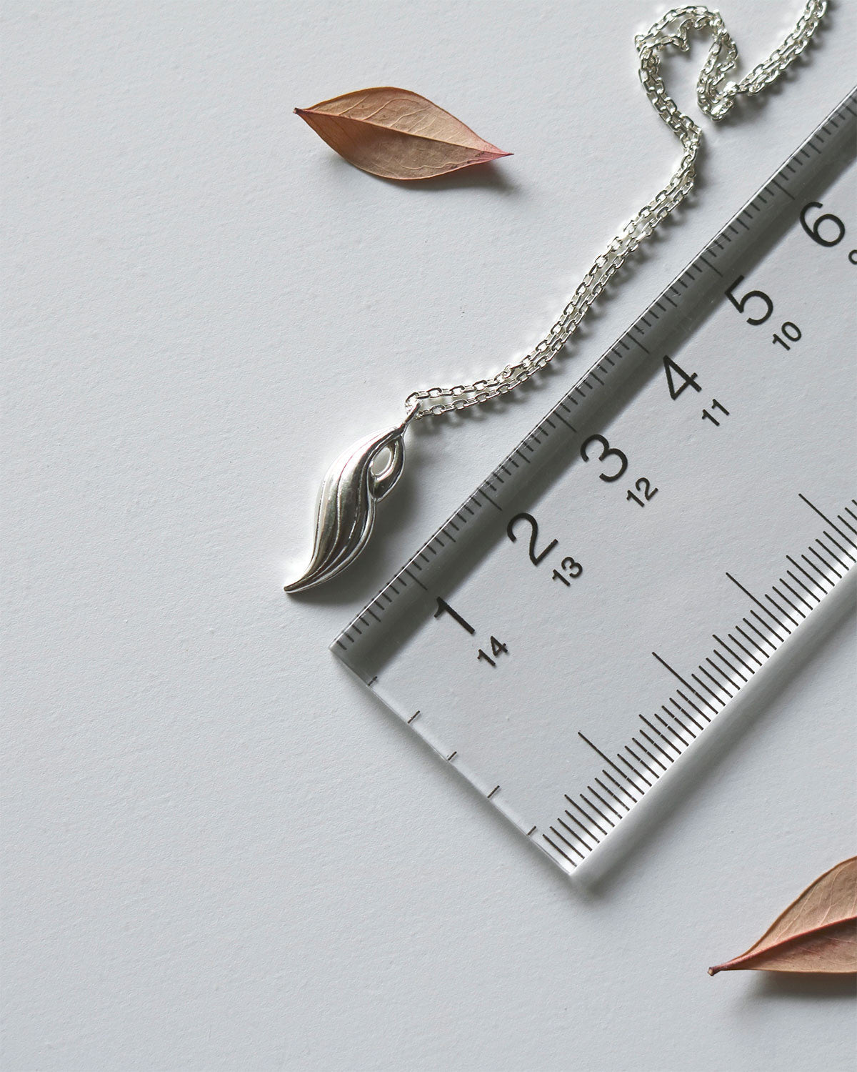 leaf necklace - Next Green Door - CAVA LIFE