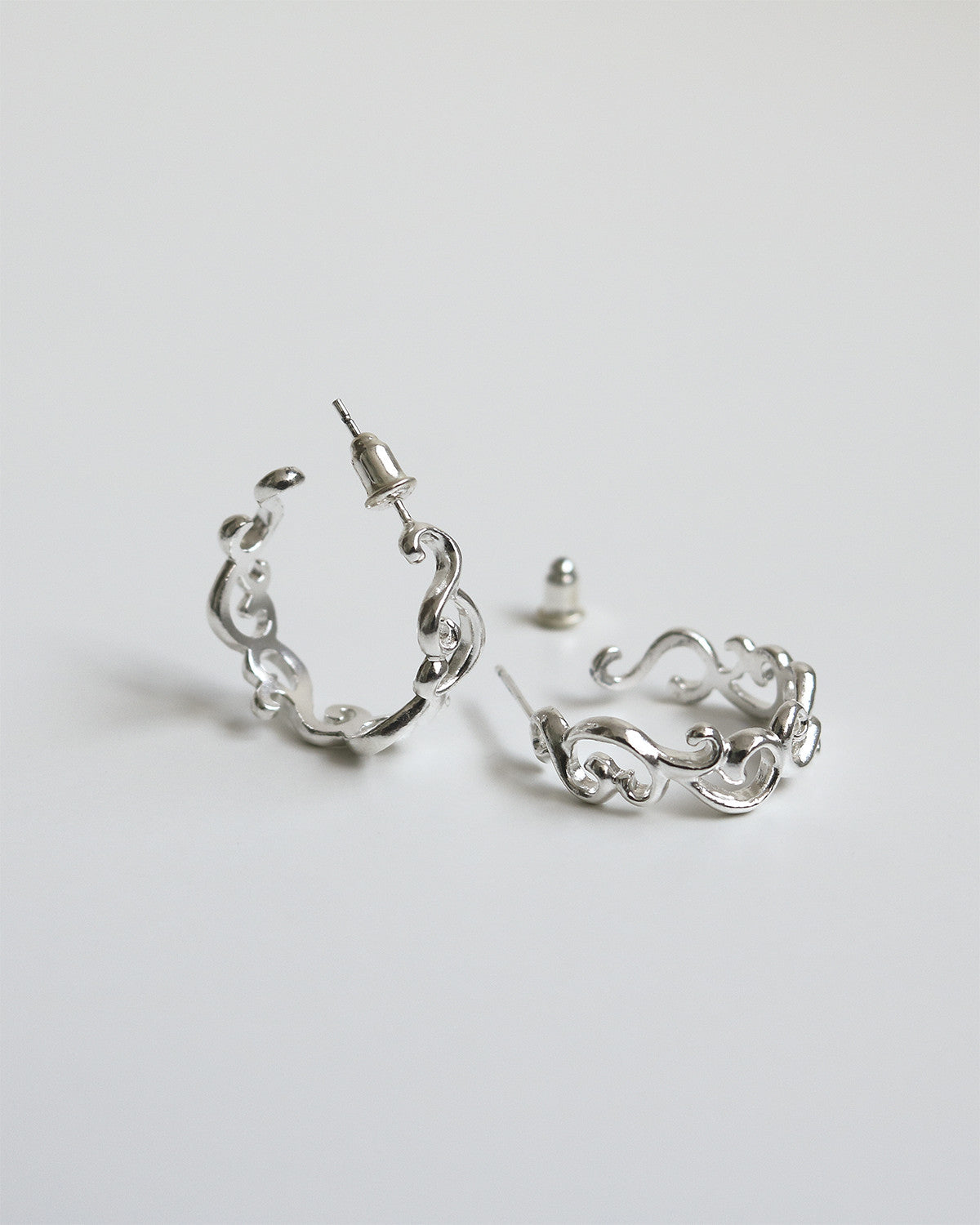 scroll pattern hoop earring - Next Green Door - CAVA LIFE