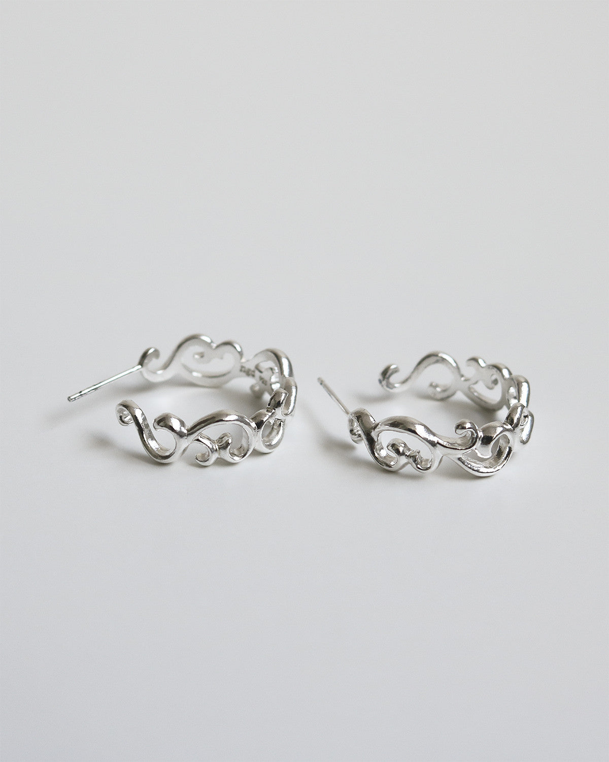 scroll pattern hoop earring - Next Green Door - CAVA LIFE