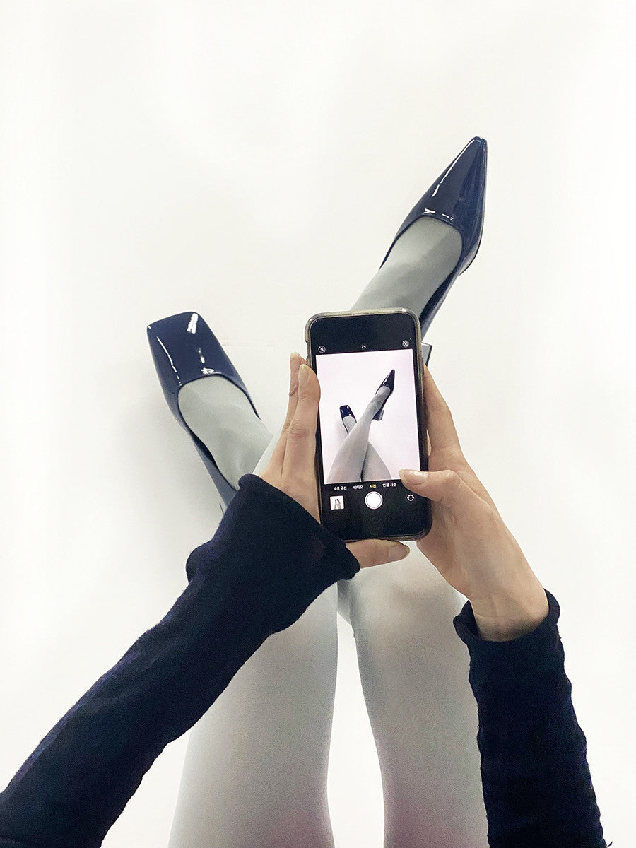 TRI-QUARE BLOCK MID HEEL in NAVY/GRAY - SUN WOO 선우 - CAVA LIFE