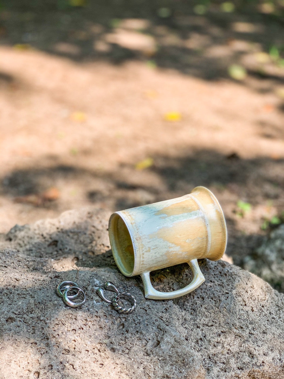 릴리 머그컵 - Relié studio 릴리스튜디오 - CAVA LIFE