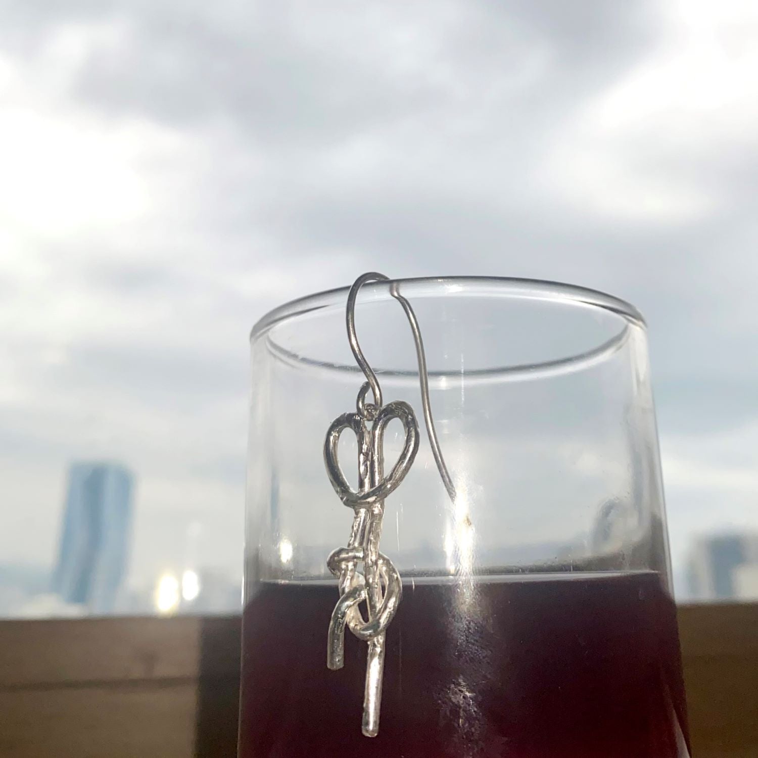 heart shaped knot earring - MIDLIG 미드리그 - CAVA LIFE