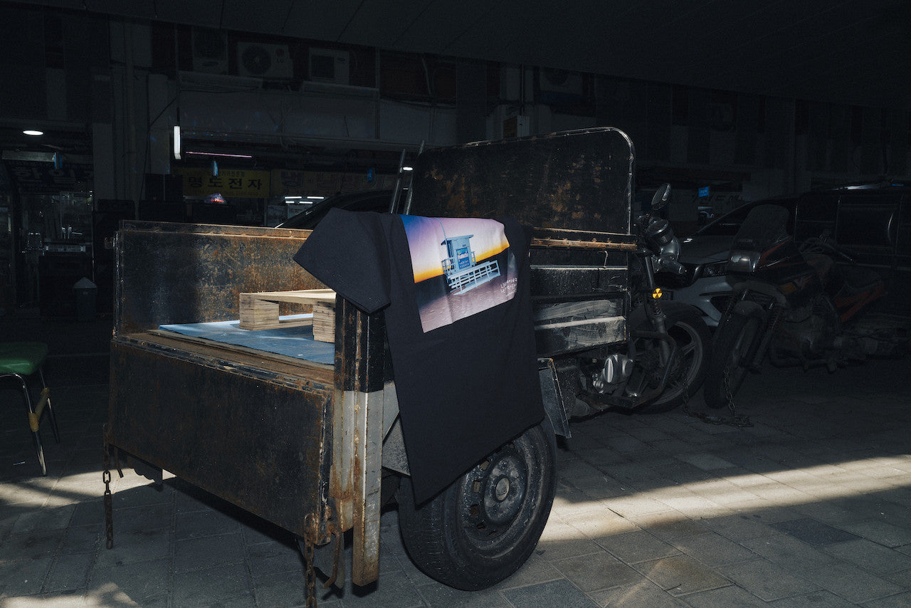 LINGERING LEFTOVERS 티셔츠 블랙